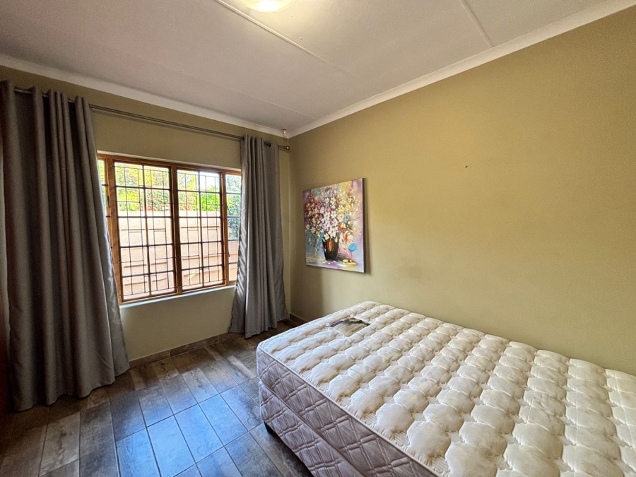 6 Bedroom Property for Sale in Flamwood North West